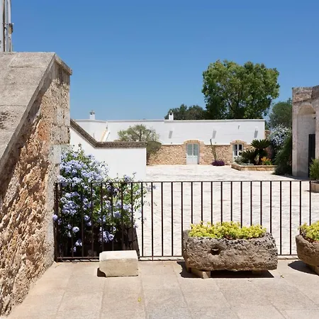 Bed & Breakfast Masseria Borgo Mortella 4*