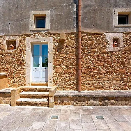 Nocleg ze śniadaniem Masseria Borgo Mortella 4*